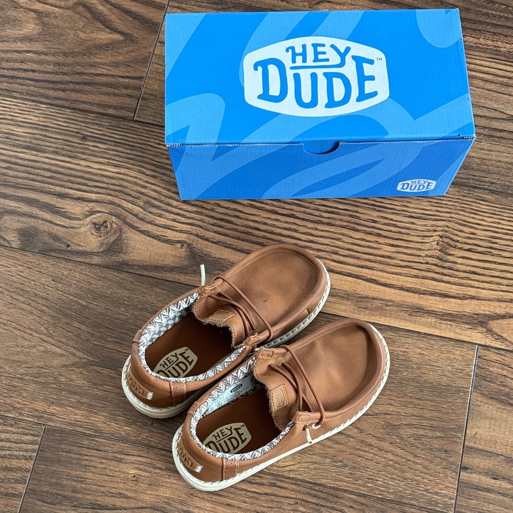 Hey Dude Wally Classic Youth size 12